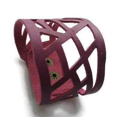 Barcelona wrist band. Leather cuff. Leather cuff bracelet. Purple. Magenta - Handmade Recycled Glass Jewelry