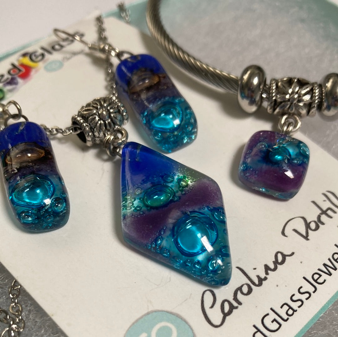 Blue Set: Pendant Earrings and expandable Bracelet