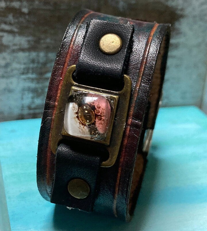 Hand dyed color leather cuff. Pink and white Recycled fused glass bracelet. Hand painted natural leather.