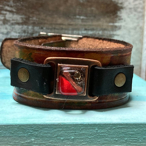Hand dyed color leather cuff. Recycled fused glass bracelet. Hand painted natural leather.Red Brown and Red glass