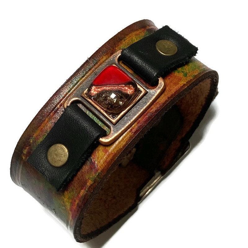 Hand dyed color leather cuff. Recycled fused glass bracelet. Hand painted natural leather.Red Brown and Red glass