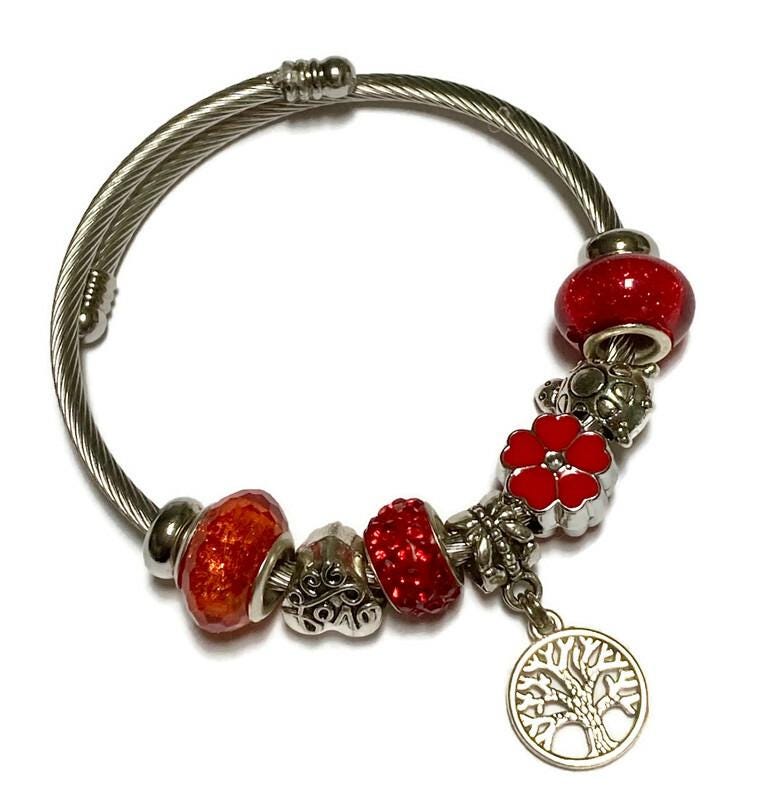 RED Stainless Expandable Easy to put on stretch memory wire Charm Bracelet. One size fits most