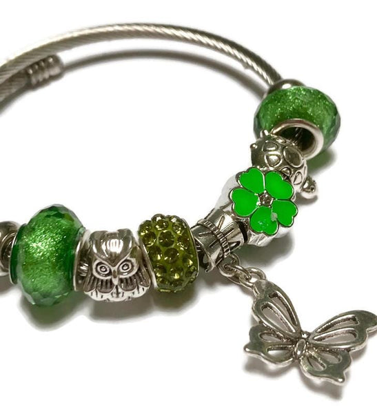 Green Butterfly Stainless Expandable Easy to put on stretch memory wire Charm Bracelet. One size fits most