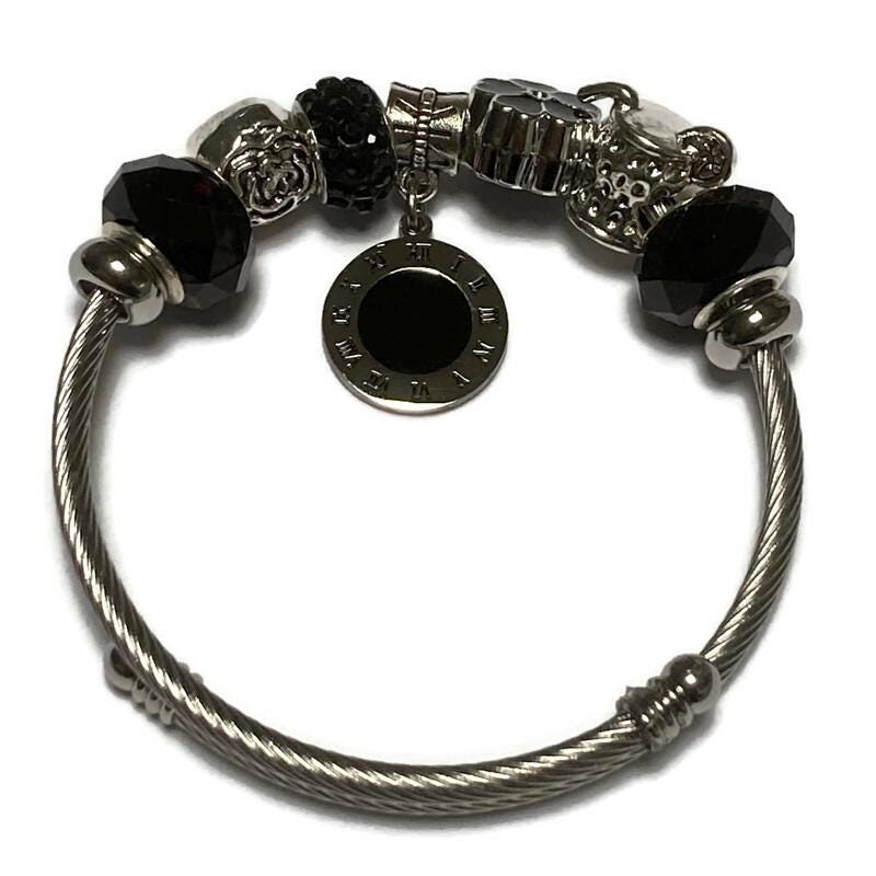 BLACK Expandable Stainless Easy to put on stretch memory wire Charm Bracelet. One size fits most