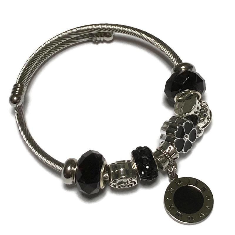 BLACK Expandable Stainless Easy to put on stretch memory wire Charm Bracelet. One size fits most