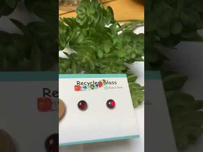 Transparent cerise Glass studs