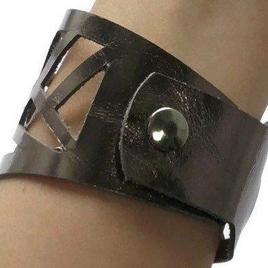 Barcelona Leathe cuff. Reclaimed Leather wrist band. Leather cuff Bracelet. Dark Silver Metallic Color - Handmade Recycled Glass Jewelry 