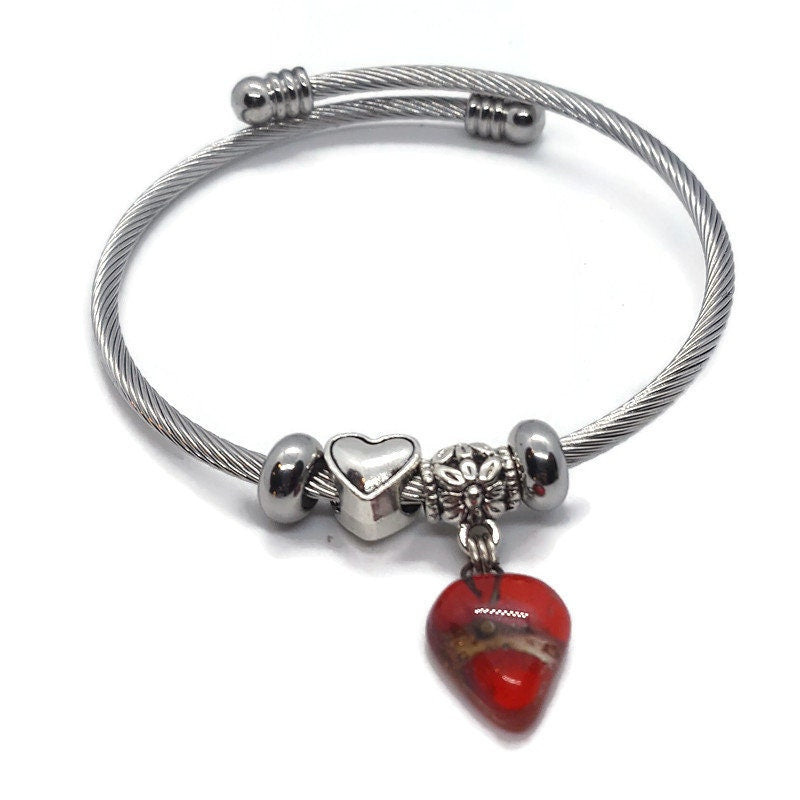 Red heart Stainless Steel Expandable Bracelet Glass Charm Bead. Easy to put on stretch memory wire. One size fits most