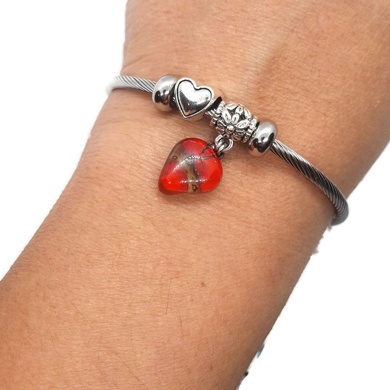 Red heart Stainless Steel Expandable Bracelet Glass Charm Bead. Easy to put on stretch memory wire. One size fits most