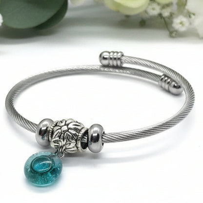 GREEN Cable Bangle Twisted Stainless Steel Bracelet Glass Charm Bead. Stretch memory wire. One size fits most