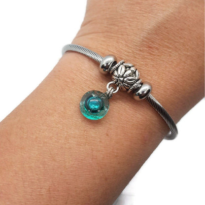 GREEN Cable Bangle Twisted Stainless Steel Bracelet Glass Charm Bead. Stretch memory wire. One size fits most
